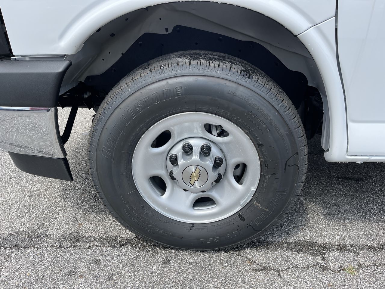 2025 Chevrolet Express Cargo WT