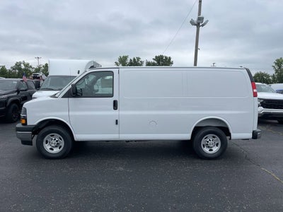 2025 Chevrolet Express Cargo WT
