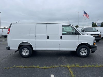 2025 Chevrolet Express Cargo WT