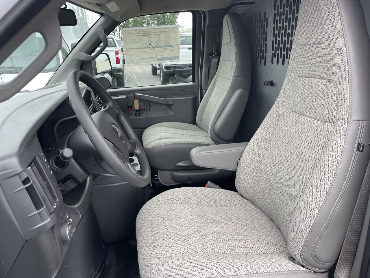 2025 Chevrolet Express Cargo WT