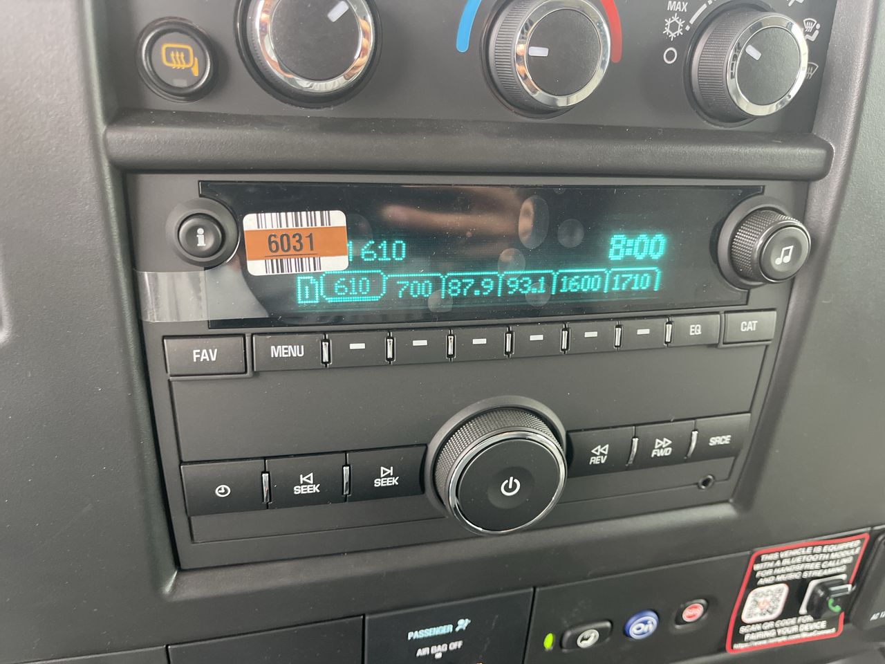 2025 Chevrolet Express Cargo WT