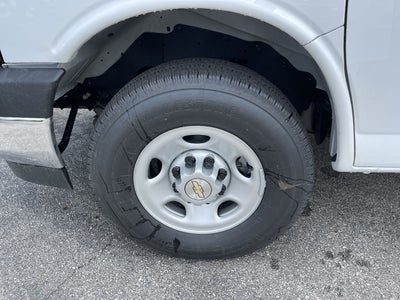 2025 Chevrolet Express Cargo WT