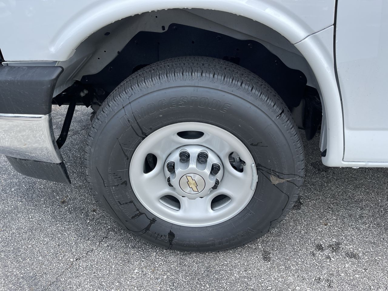 2025 Chevrolet Express Cargo WT