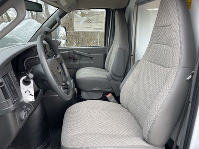 2025 Chevrolet Express Cutaway 3500 1WT