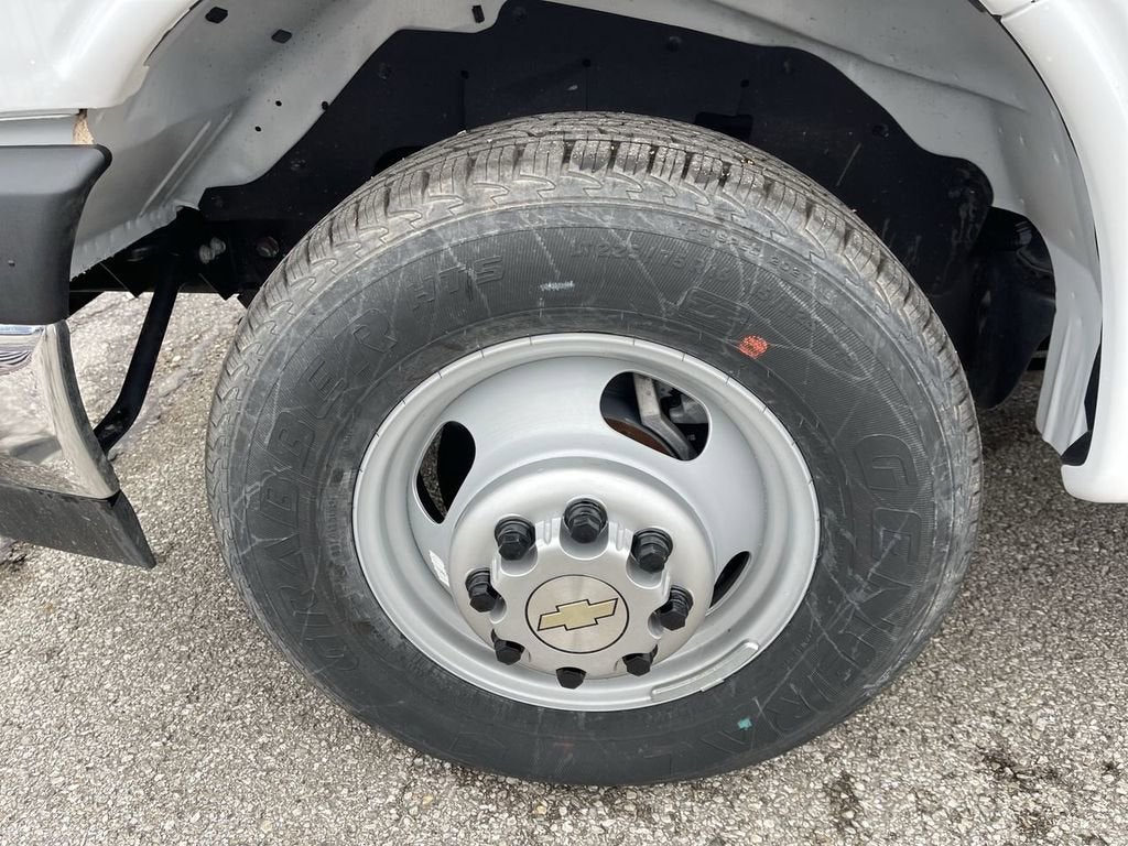 2025 Chevrolet Express Cutaway 3500 1WT