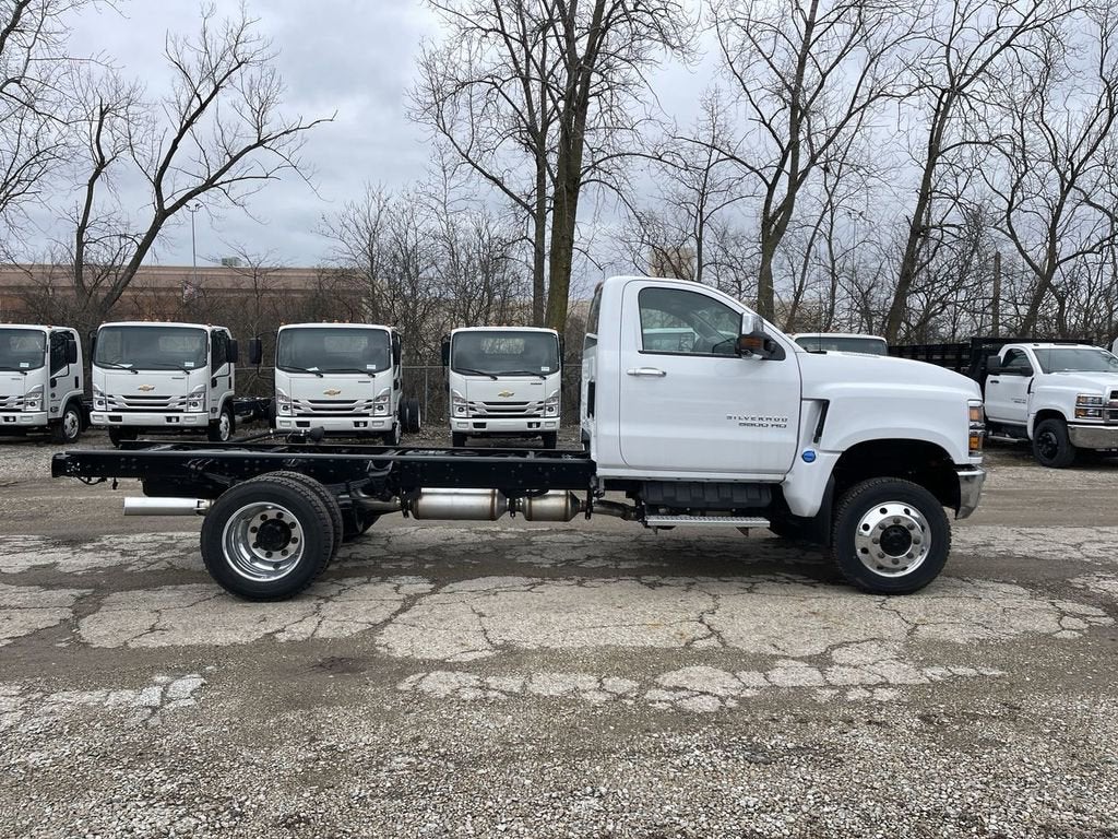 2024 Chevrolet Silverado 5500 HD Work Truck