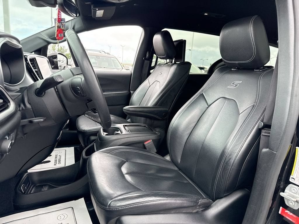2022 Chrysler Pacifica Hybrid Touring L