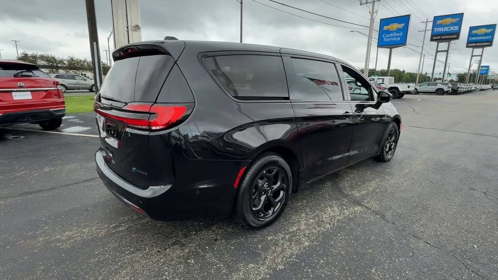 2022 Chrysler Pacifica Hybrid Touring L