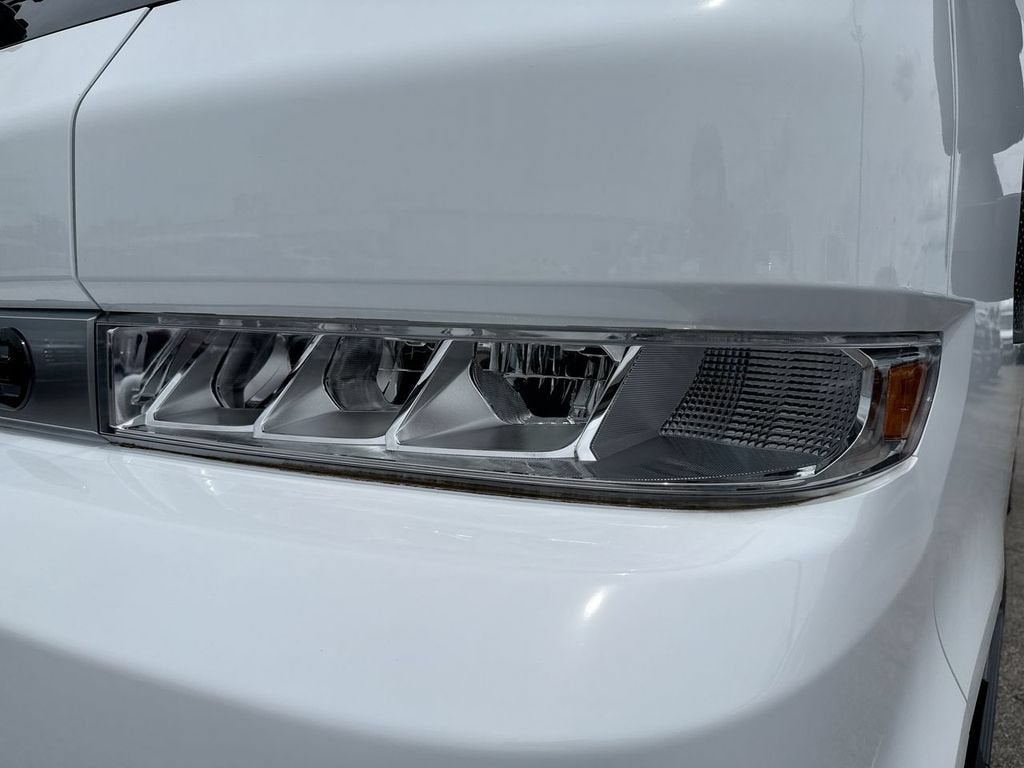 2024 BrightDrop Zevo 600 EJY