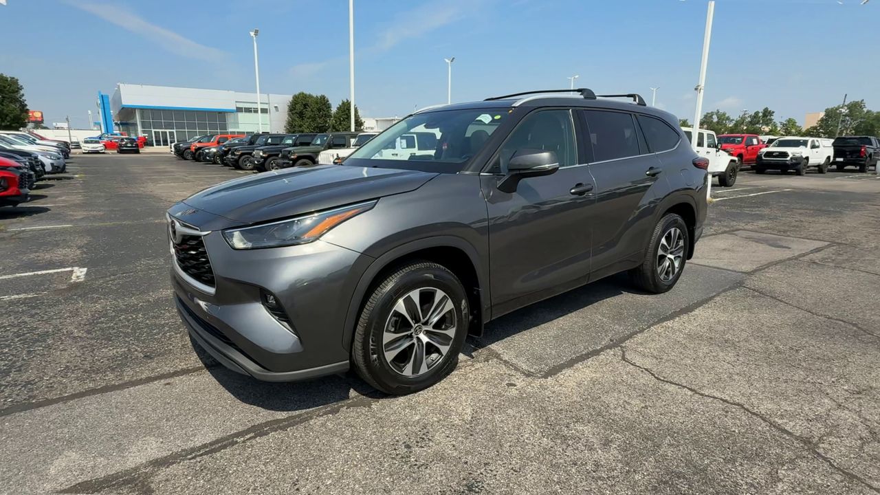 2022 Toyota Highlander XLE