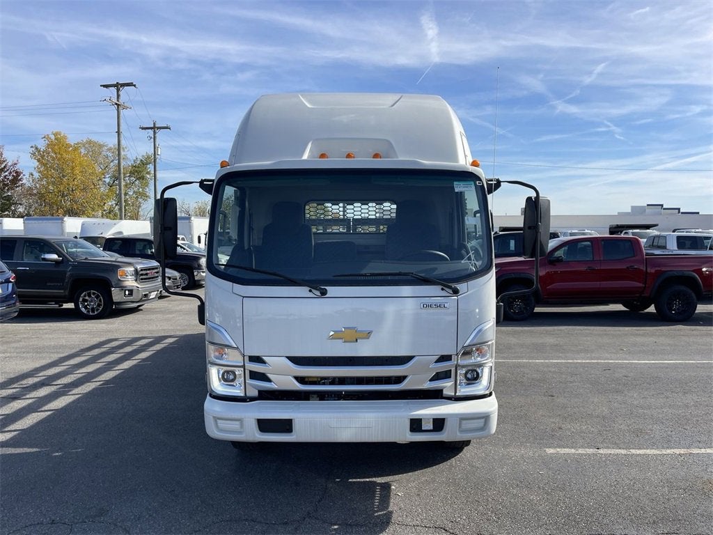 2024 Chevrolet Low Cab Forward 5500 XD 2WD Reg Cab 176