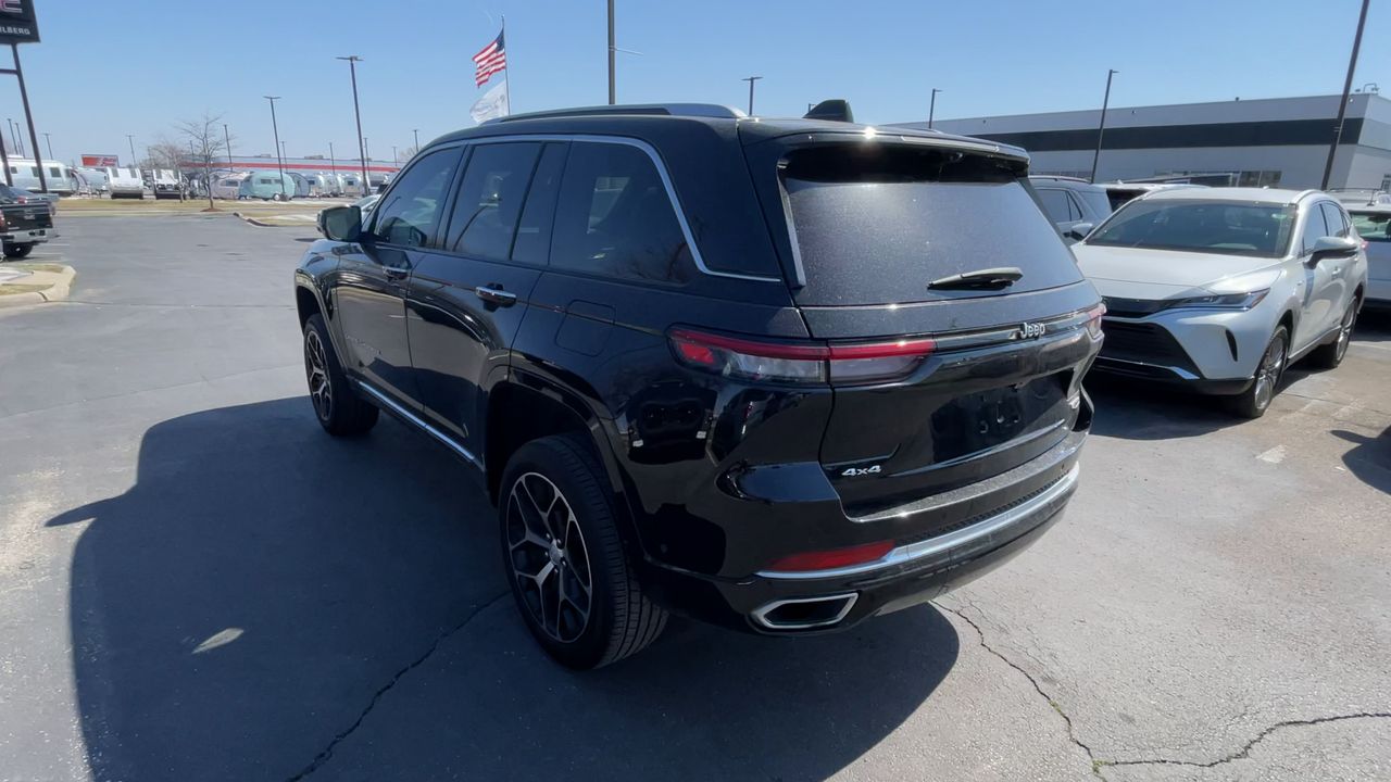 2022 Jeep Grand Cherokee Summit