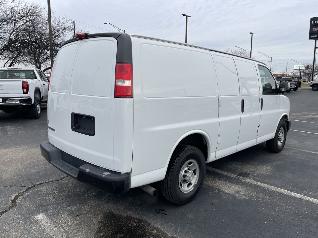 2018 Chevrolet Express Cargo 3500 3500 Regular Wheelbase Rear-Wheel Drive