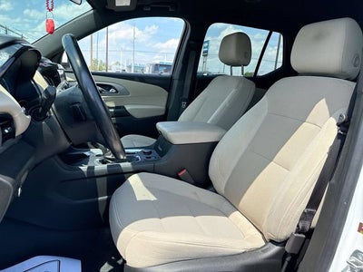 2022 Chevrolet Traverse LT Cloth