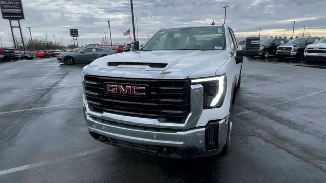 2025 GMC Sierra 2500 HD Pro