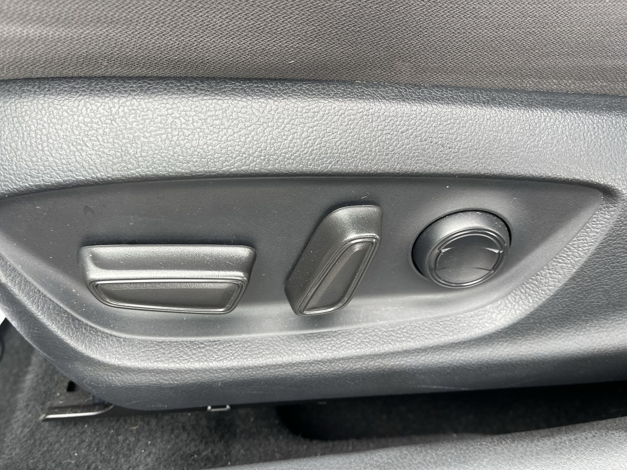 2023 Toyota Camry Hybrid LE