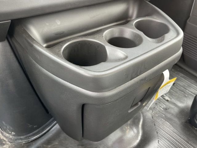 2025 GMC Savana Cutaway 3500 1WT