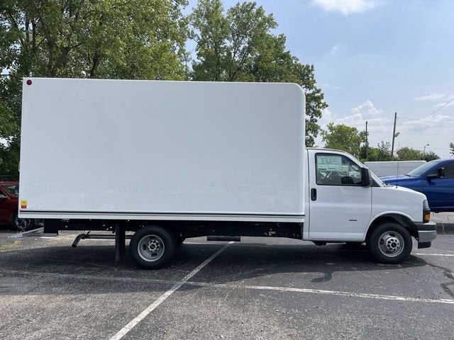 2025 GMC Savana Cutaway 3500 1WT