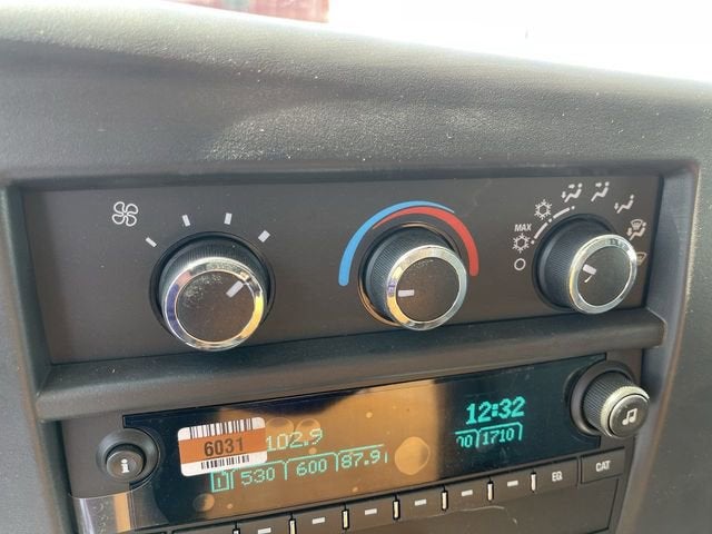 2025 GMC Savana Cutaway 3500 1WT