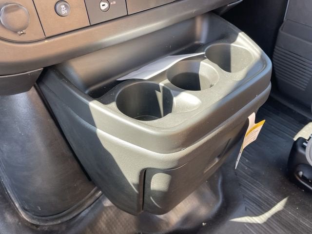 2025 GMC Savana Cutaway 3500 1WT