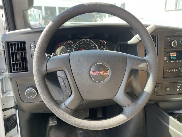 2025 GMC Savana Cutaway 3500 1WT