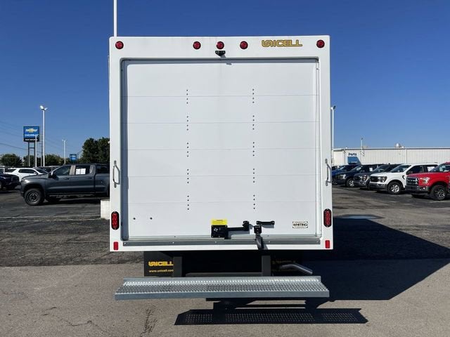 2025 GMC Savana Cutaway 3500 1WT