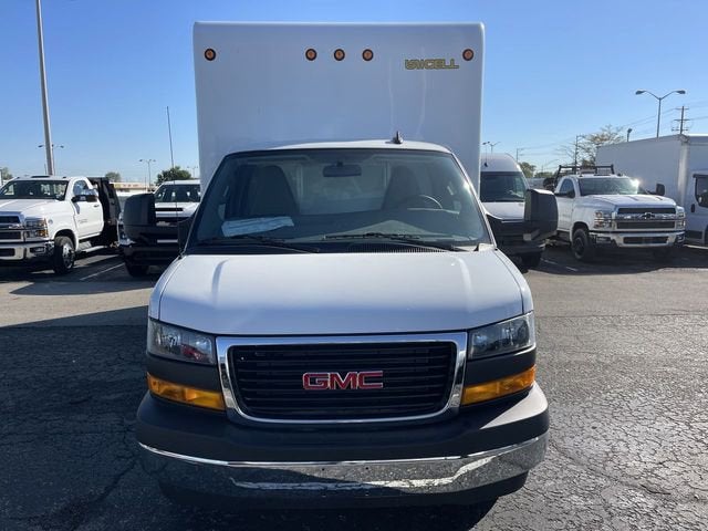 2025 GMC Savana Cutaway 3500 1WT