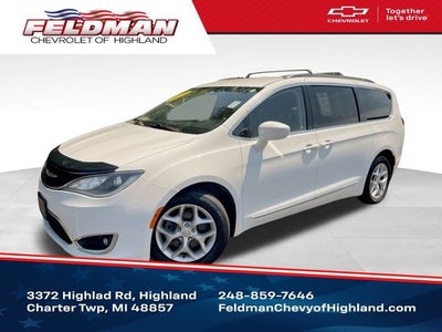 2017 Chrysler Pacifica Touring-L