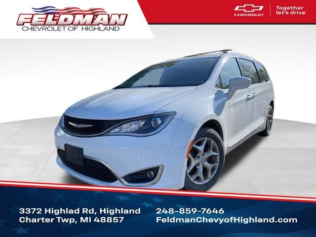 2017 Chrysler Pacifica Touring-L