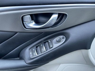 2015 INFINITI Q50 Premium