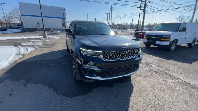 2022 Jeep Grand Cherokee Summit