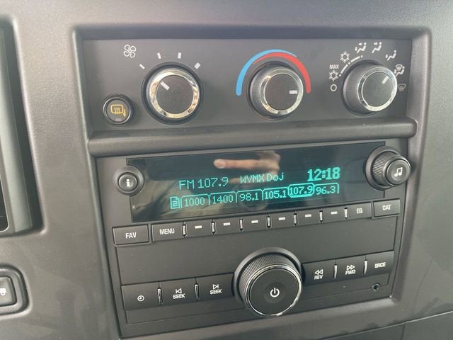 2025 Chevrolet Express Cargo WT