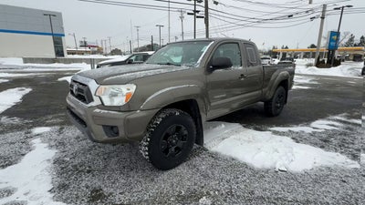 2014 Toyota Tacoma 4WD Access Cab Standard Bed I4 Manual (Natl)